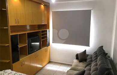 Imagem: O apartamento possui 1 Dormitório, 1 Banheiro, 1 Vaga na garagem