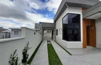 Imagem: A casa possui 3 Dormitórios, 1 Banheiro, 1 Vaga na garagem