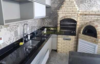 Imagem: A casa possui 5 Dormitórios, 2 Banheiros, 1 Vaga na garagem