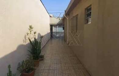 Imagem: A casa possui 4 Dormitórios, 4 Banheiros, 4 Vagas na garagem