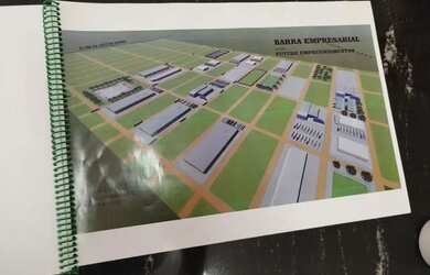 Imagem: O terreno possui 300m² de Área e está localizado em Centro