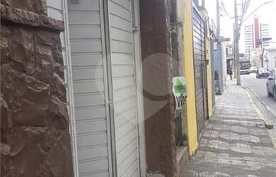 Imagem: A casa possui 2 Dormitórios, 2 Banheiros, 3 Vagas na garagem