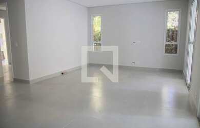 Imagem: A casa em condomínio possui 4 Dormitórios, 4 Banheiros, 2