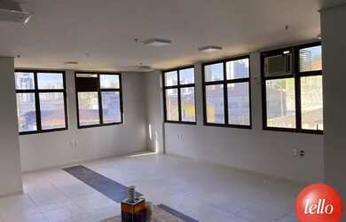 Imagem: O depósito possui 1 Vaga na garagem, 40m² de Área e está