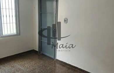 Imagem: A casa possui 3 Dormitórios, 2 Banheiros, 5 Vagas na garagem