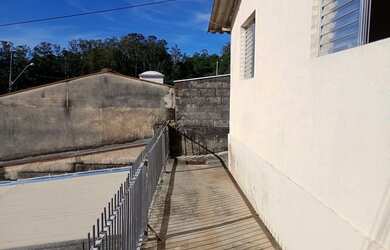 Imagem 15: Casa no Jardim Carpas. Churrasqueira, Varanda, 250m² de Áreae5 Vagas...