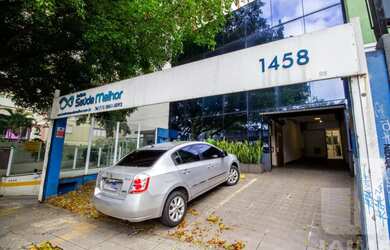 Imagem: O depósito possui 5 Vagas na garagem, 491m² de Área e está