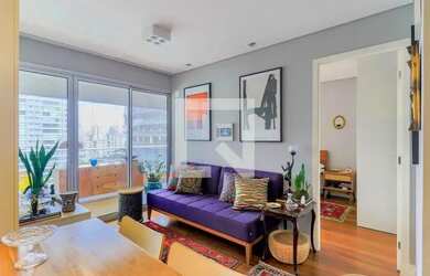 Imagem: O apartamento possui 1 Dormitório, 2 Banheiros, 1 Vaga na garagem