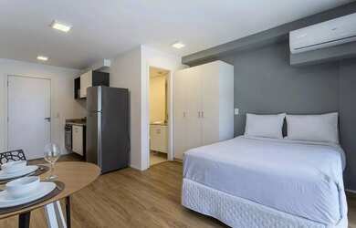 Imagem: O apartamento possui 1 Dormitório, 1 Banheiro, 1 Vaga na garagem