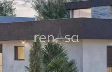 Imagem: A casa possui 3 Dormitórios, 4 Banheiros, 4 Vagas na garagem