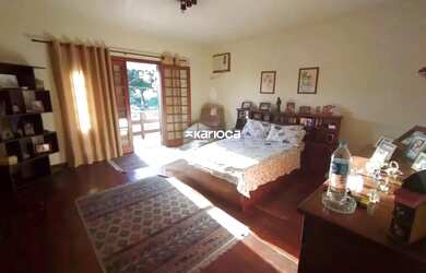 Imagem: A casa em condomínio possui 4 Dormitórios, 4 Banheiros, 3