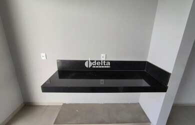 Imagem 10: Casa com 3 suítes disponível para locação no bairro Bosque dos Buritis...