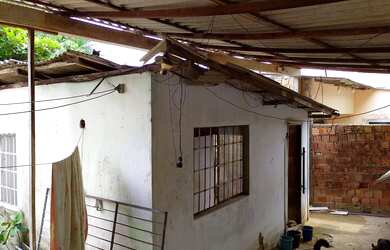 Imagem: A casa possui 5 Dormitórios, 5 Banheiros, 5 Vagas na garagem