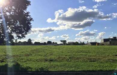 Imagem 4: Lote/Terreno para venda com 1210 metros quadrados em Condomínio Villágio...