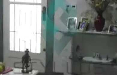 Imagem: A casa possui 2 Dormitórios, 3 Banheiros, 3 Vagas na garagem