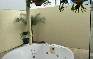 Imagem 3: Imóvel para venda possui 364 metros quadrados com 4 quartos em Barra...