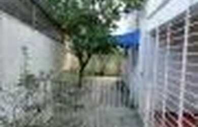 Imagem 2: Casa com 260 m2, com 5 quartos, 03 banheiros, 2 pavimentos, dep. completa...