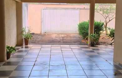 Imagem 3: Casa em quadra central. Piscina, Churrasqueira, VarandaeGuarda roupa