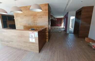 Imagem: O depósito possui 5 Vagas na garagem, 252m² de Área e está