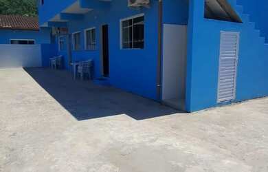 Imagem: A casa possui 1 Dormitório, 1 Banheiro, 3 Vagas na garagem