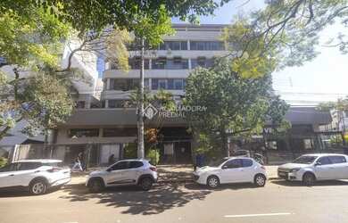 Imagem: O depósito possui 2 Vagas na garagem, 110m² de Área e está