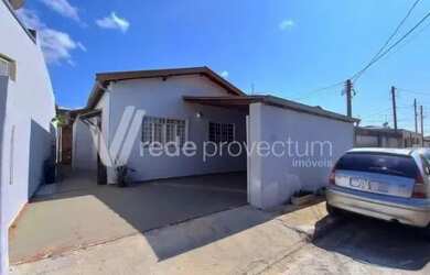 Imagem: A casa possui 2 Dormitórios, 3 Banheiros, 2 Vagas na garagem