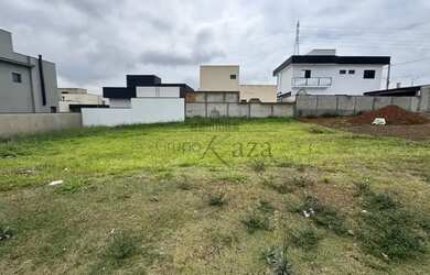 Imagem: O terreno possui 250m² de Área e está localizado em Loteamento