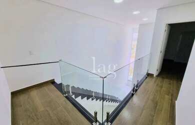 Imagem: A casa em condomínio possui 3 Dormitórios, 4 Banheiros, 4