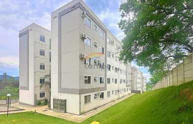 Imagem: O apartamento possui 2 Dormitórios, 1 Banheiro, 1 Vaga na garagem