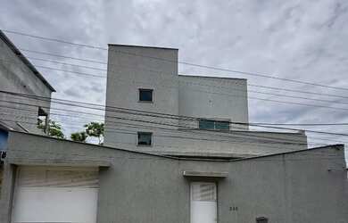 Imagem: A casa possui 3 Dormitórios, 3 Banheiros, 3 Vagas na garagem