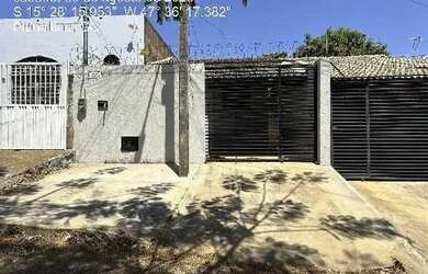 Imagem: A casa possui 2 Dormitórios, 1 Banheiro, 180m² de Área e