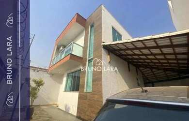 Imagem: A casa possui 2 Dormitórios, 1 Banheiro, 2 Vagas na garagem