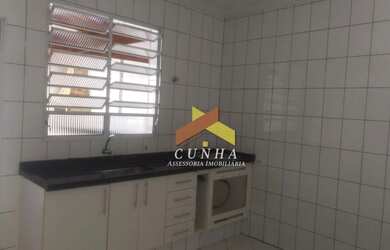 Imagem: A casa possui 2 Dormitórios, 1 Banheiro, 1 Vaga na garagem