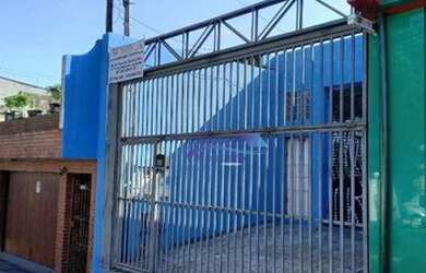 Imagem: O depósito para alugar possui 2 Vagas na garagem e 75m² de