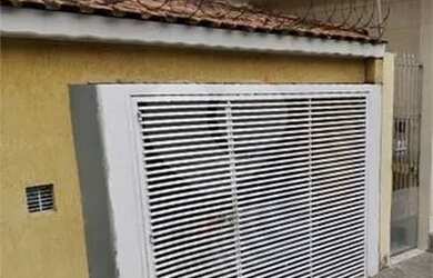 Imagem: A casa possui 3 Dormitórios, 3 Banheiros, 1 Vaga na garagem