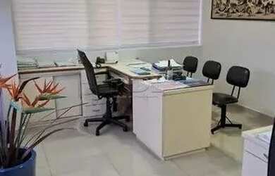 Imagem: O depósito possui 2 Vagas na garagem, 85m² de Área e está