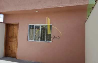 Imagem: A casa possui 2 Dormitórios, 1 Banheiro, 2 Vagas na garagem