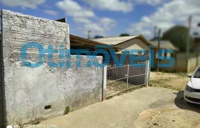Imagem: A casa possui 4 Dormitórios, 4 Banheiros, 2 Vagas na garagem