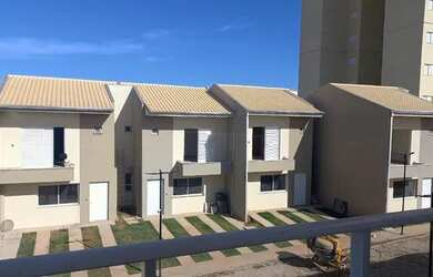 Imagem: A casa em condomínio possui 3 Dormitórios, 3 Banheiros, 2