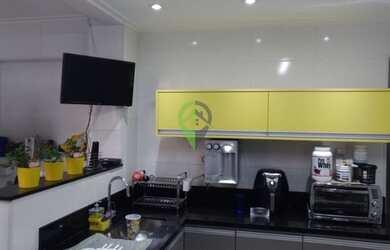 Imagem: A casa possui 3 Dormitórios, 4 Banheiros, 2 Vagas na garagem