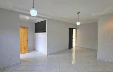 Imagem: A casa possui 3 Dormitórios, 3 Banheiros, 3 Vagas na garagem