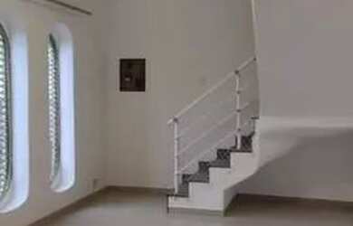 Imagem: A casa possui 3 Dormitórios, 2 Banheiros, 1 Vaga na garagem