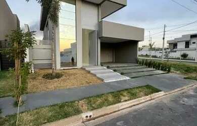 Imagem: A casa em condomínio possui 3 Dormitórios, 4 Banheiros, 2