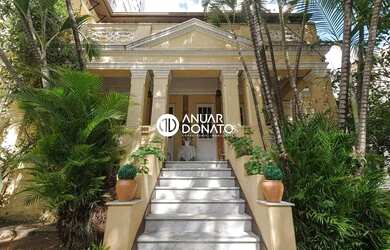 Imagem: O depósito possui 5 Vagas na garagem e 330m² de Área e está