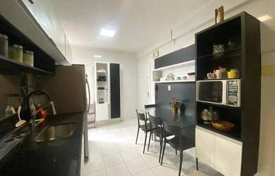 Imagem 4: JN ALUGO ED CIDADE DO PORTO BATISTA CAMPOS ANDAR ALTO APARTAMENTO MARAVILHOSO...