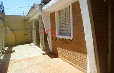 Imagem: A casa possui 2 Dormitórios, 2 Banheiros, 1 Vaga na garagem