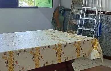 Imagem: A casa possui 3 Dormitórios, 2 Banheiros, 4 Vagas na garagem