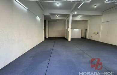 Imagem: O depósito possui 130m² de Área e está localizado em Itapema