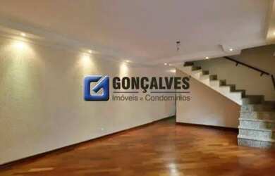 Imagem: A casa possui 3 Dormitórios, 3 Banheiros, 3 Vagas na garagem