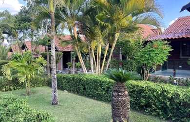 Imagem: A casa em condomínio possui 4 Dormitórios, 4 Banheiros, 2